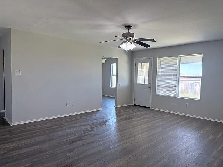 5108 Bridle Dr — Photo 10