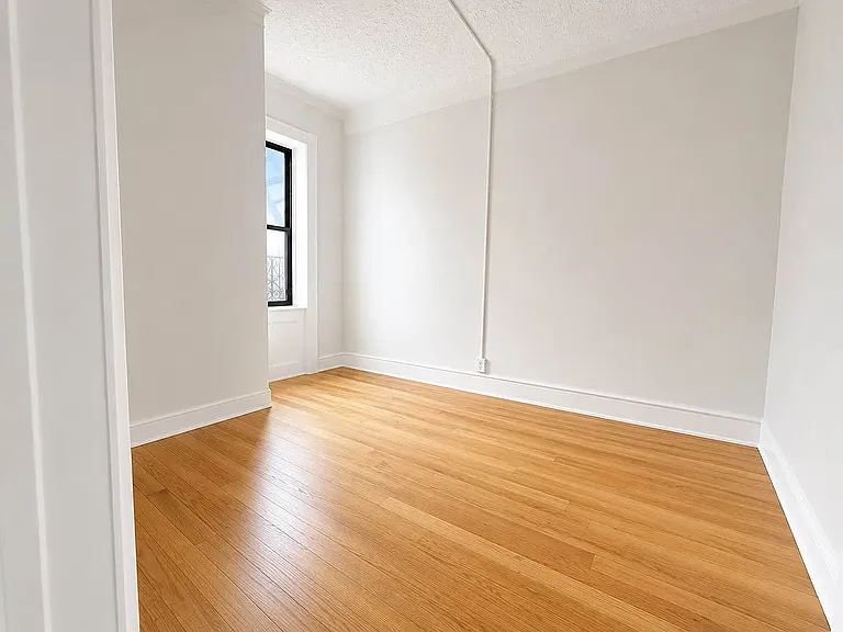 656 Metropolitan Ave #3B — Photo 5