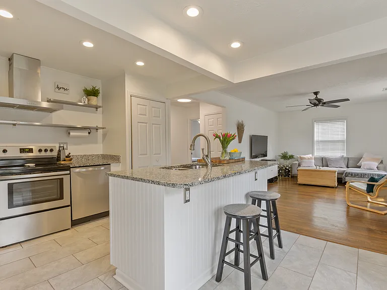2234 Brunswick Ave — Photo 14