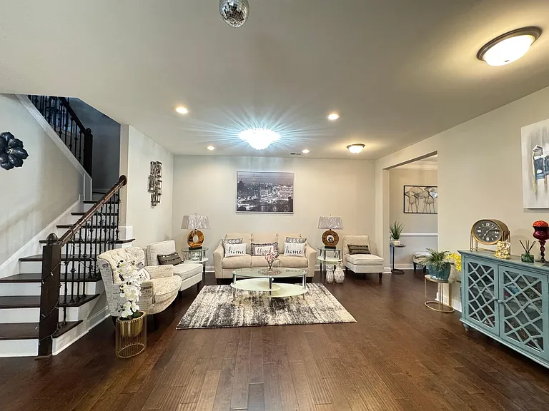 929 Haybeck Ln — Photo 7