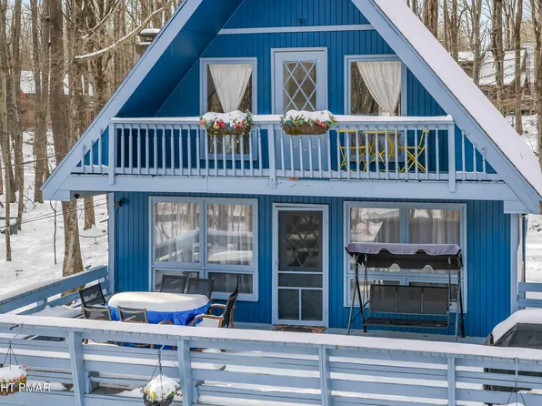 107 W Creek View Dr, Gouldsboro, PA 18424