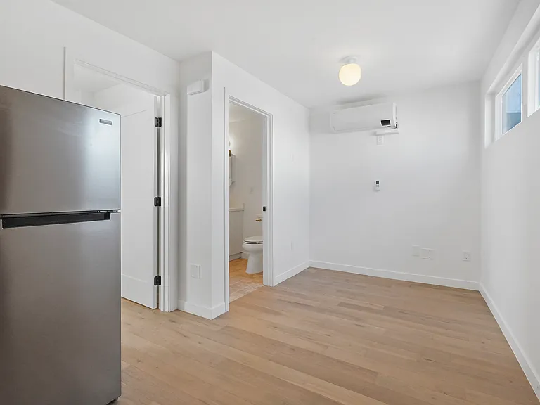 8443 Clinton St #6 — Photo 12