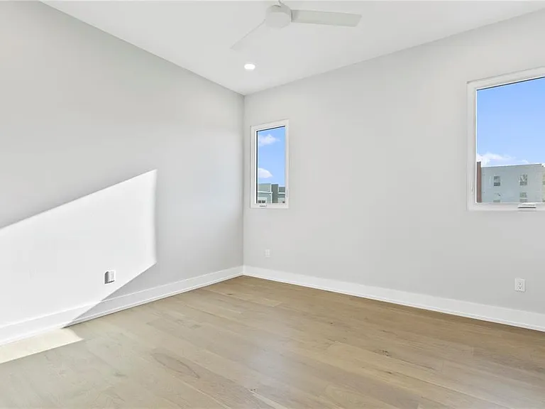 368 6th St S #1 — Photo 37