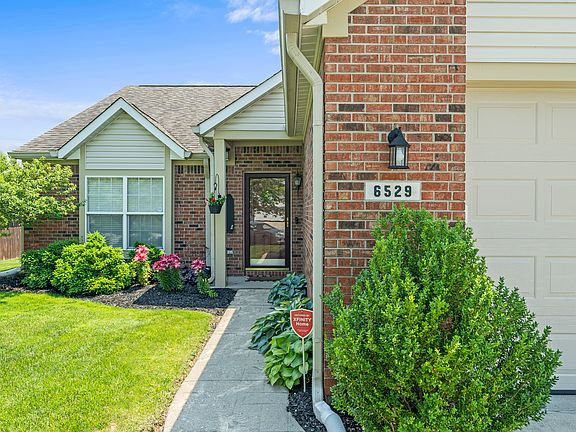 3rd image of 6529 Lakesedge Dr