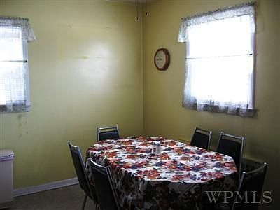 4th image of 24 Rossiter Ave