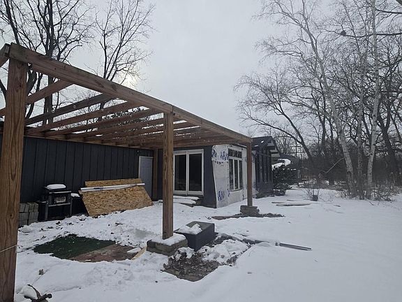 2nd image of 4646 Chicory ROAD