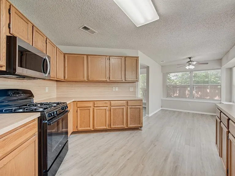 2618 Trumpet Dr — Photo 9