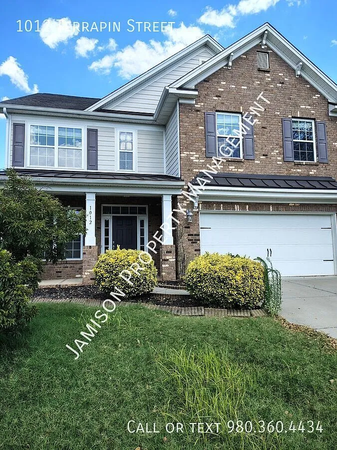 Lovely 5 Bed 3.5 Bath Home in Indian Trail! — Photo 1