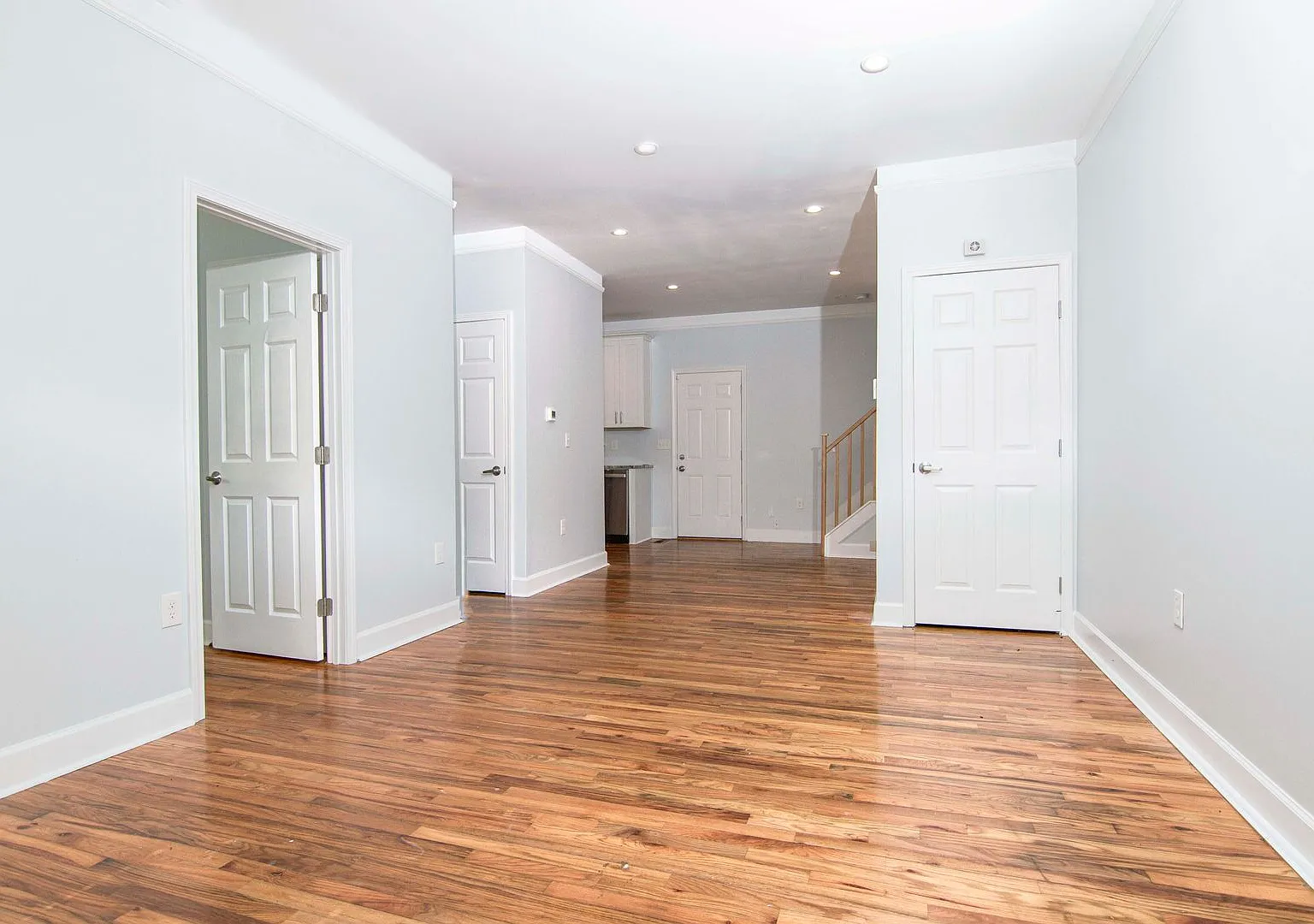 4 bed, 1400 sqft, $2,450 — Photo 4