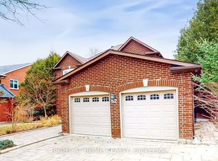 62 McClenny Dr #2, Aurora, ON L4G5N6