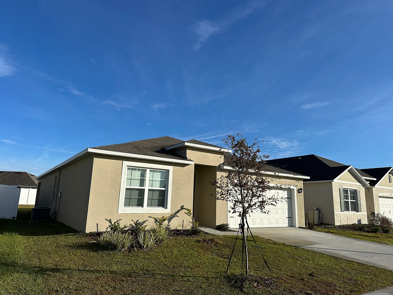 4 bed, 1828 sqft, $2,000 — Photo 2