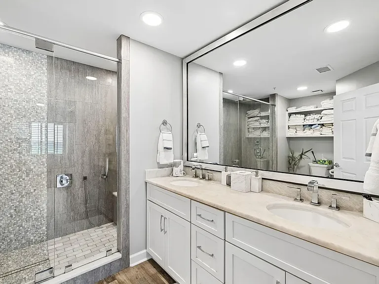4524 Southwinds Dr — Photo 1