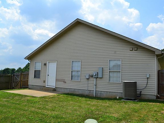 4th image of 1668 McCullough Dr
