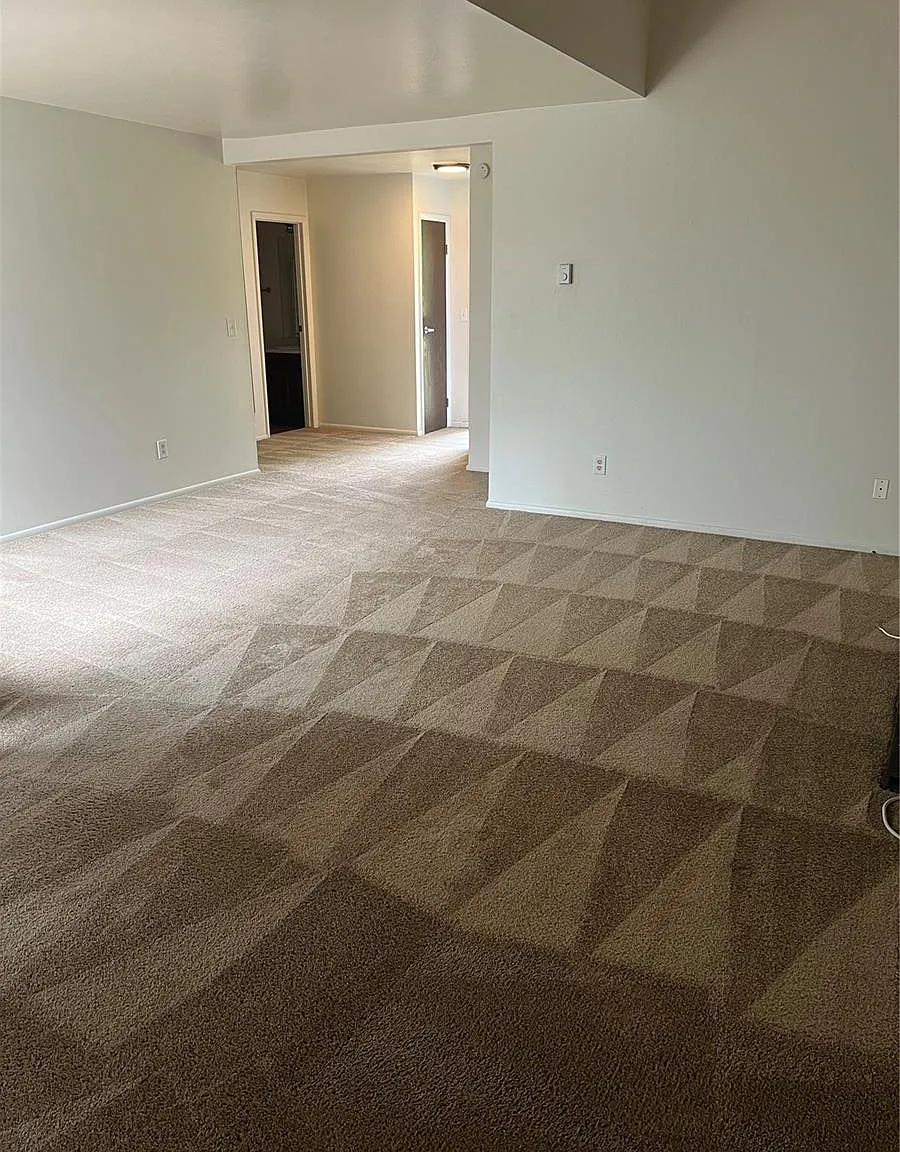3 bed, 2.0 bath, 1282 sqft, $1,795 — Photo 4