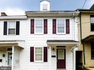 121 Chestnut Hill Dr, York, PA 17408