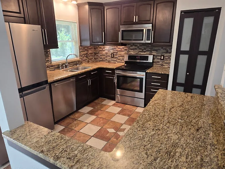 1340 Paradise Ln — Photo 6