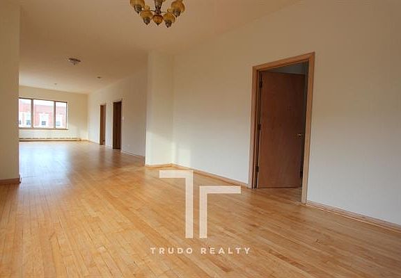 4th image of 3651 W Fullerton Ave #5