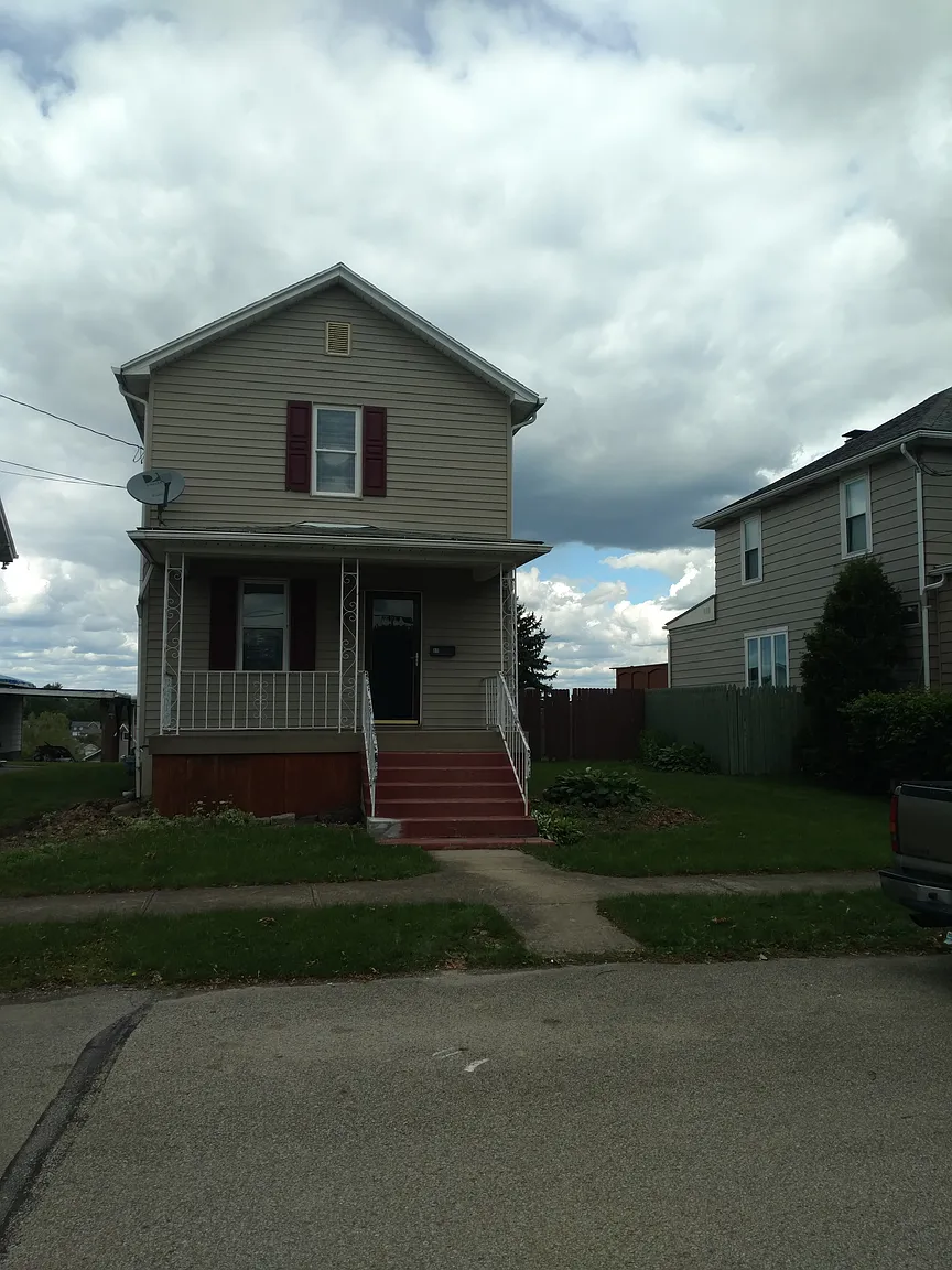 88 Dawson Ave photo 1