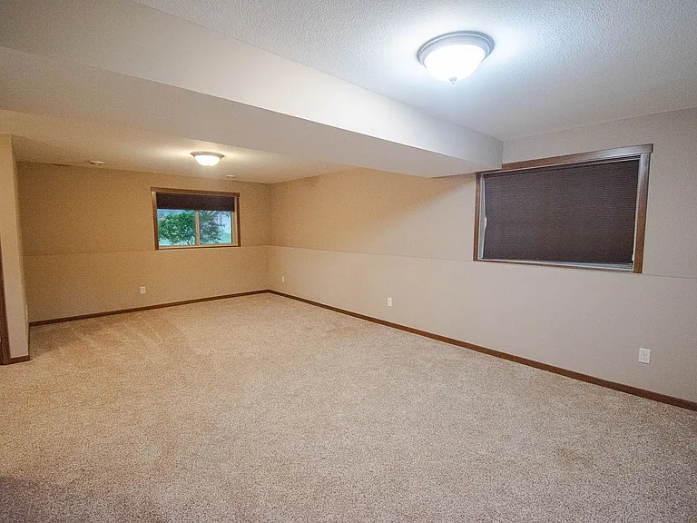 6736 Clarkia Dr NW — Photo 17