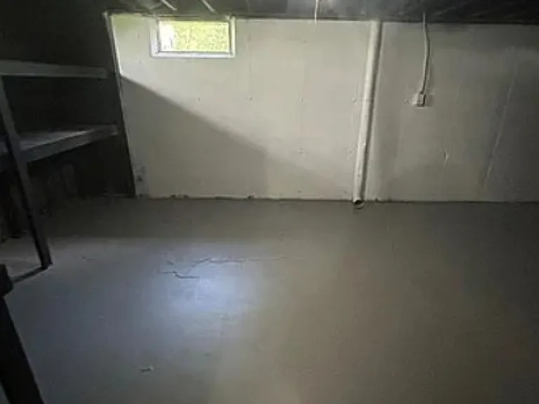 1515 Andrews Dr — Photo 3