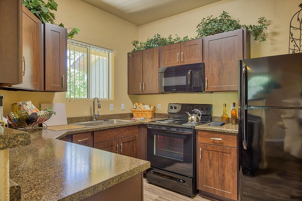 Serena Shores Apartments — Photo 3
