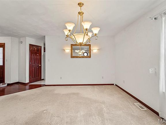 4th image of 725 Lone Oak St