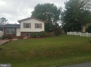 185 Still Meadow Dr, Martinsburg, WV 25405