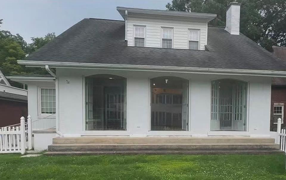 1st image of 215 Granville Ave