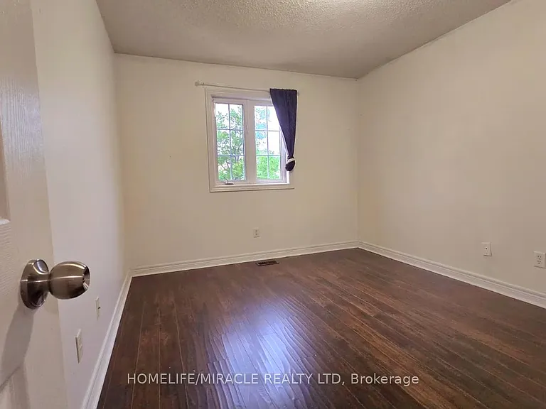 34 Ridgemore Cres — Photo 12