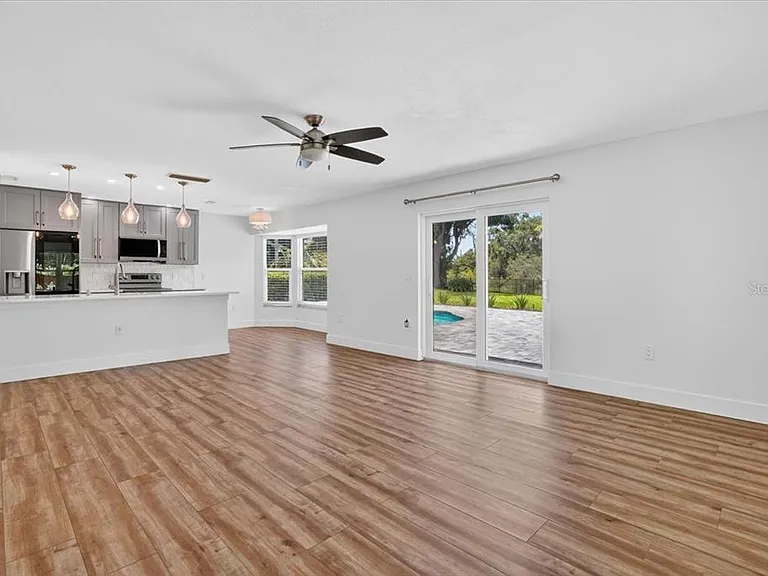 4230 Shady Oaks Ct — Photo 8