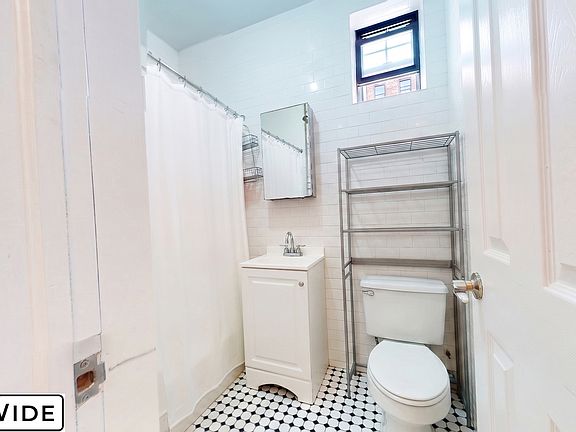 4th image of 226 E 36th St APT 5A