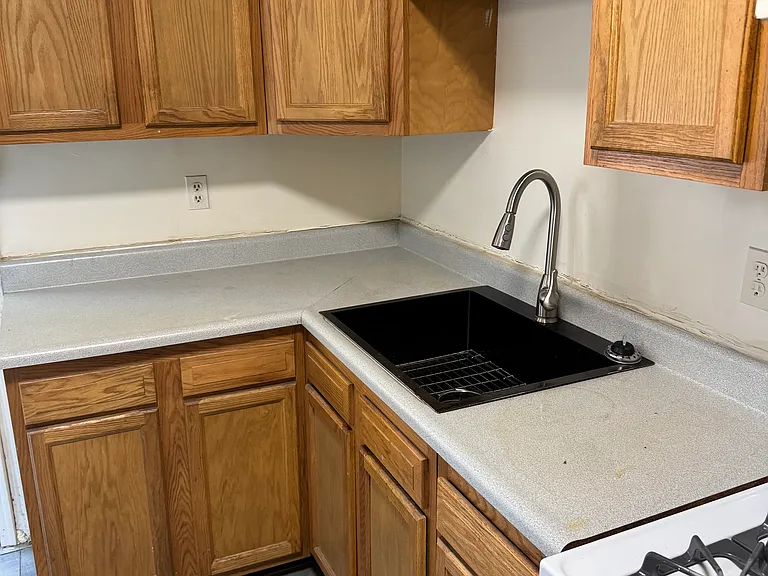 23 S Stricker St #1R — Photo 8