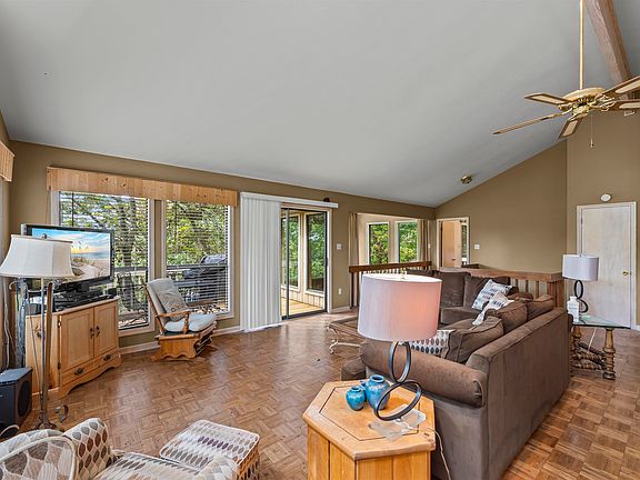 5th image of 1720 Point Grand Dr