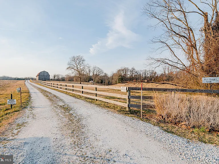 1558 Bay Head Rd — Photo 4