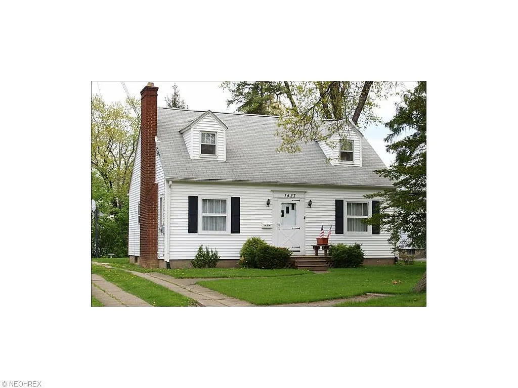 1427 Atlantic St NE photo 1