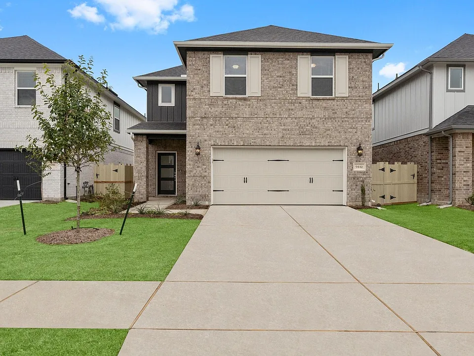 9442 Herons Preserve