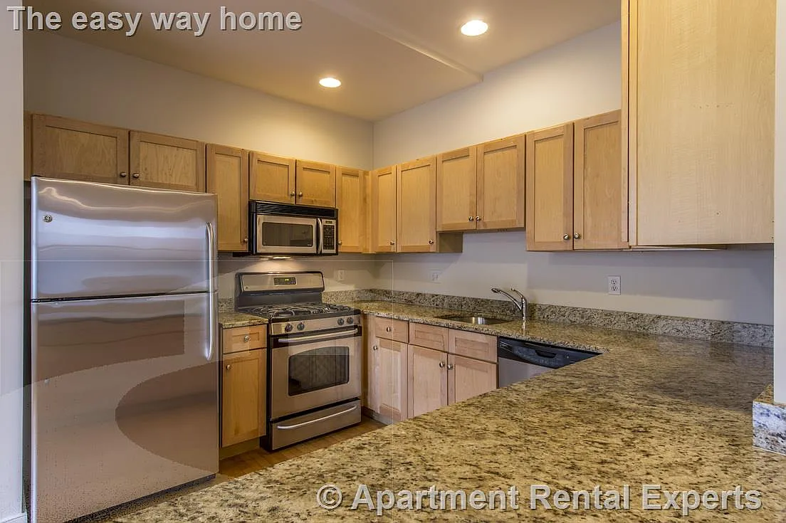 2 bed, 2.5 bath, 1351 sqft, $4,900 — Photo 2