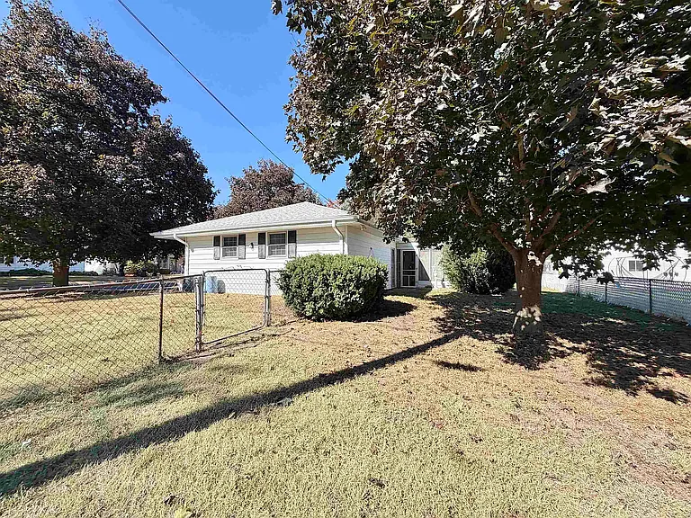 5521 East Dr — Photo 23