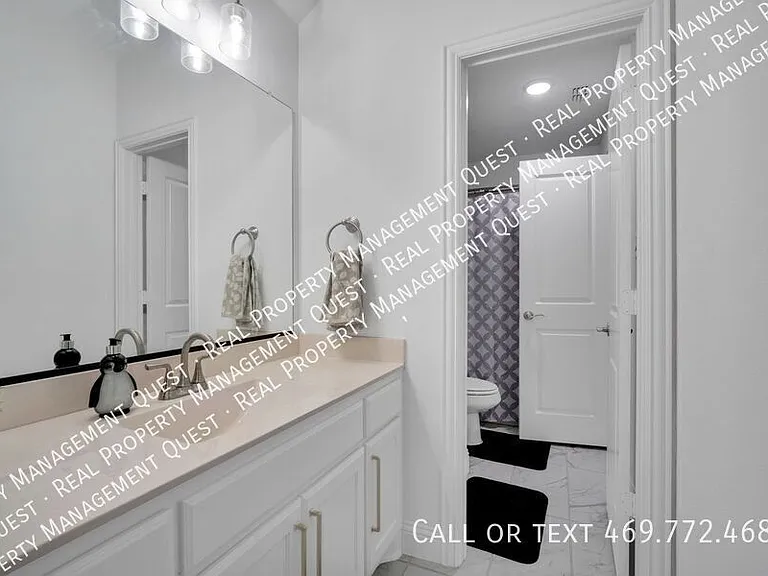 1767 Shumard St — Photo 20