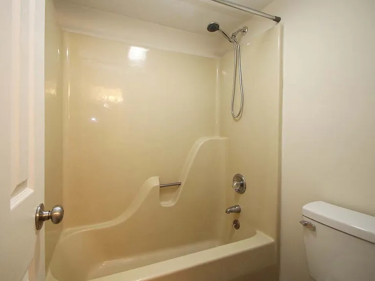 1410 Country Club Ct — Photo 18