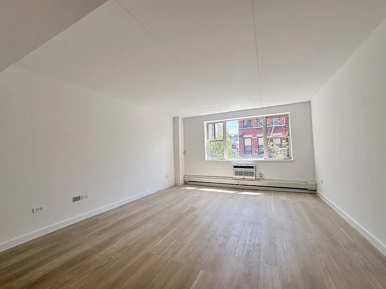 301 Elizabeth St #610 — Photo 1