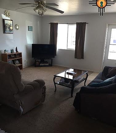 3rd image of 305 E Kaywood St