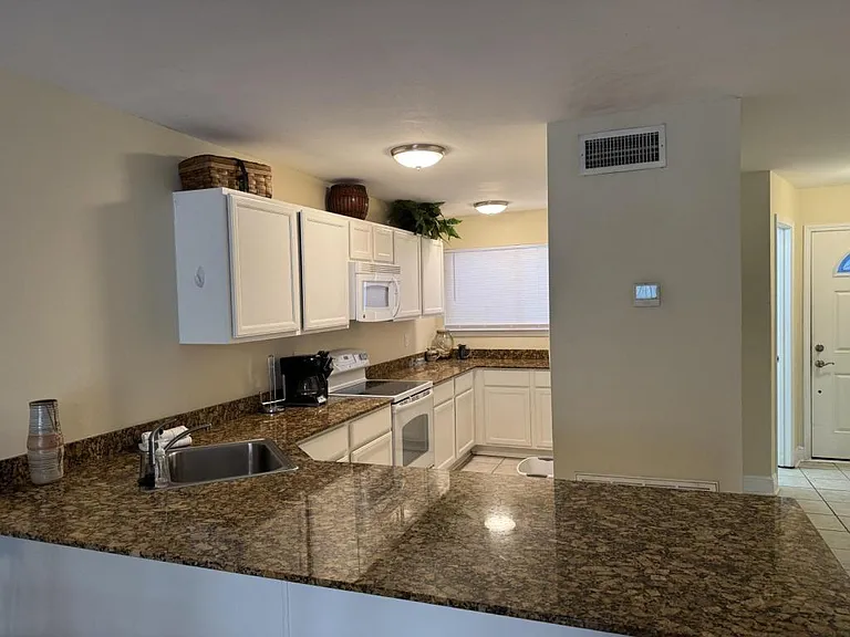 1644 Beach Blvd — Photo 4