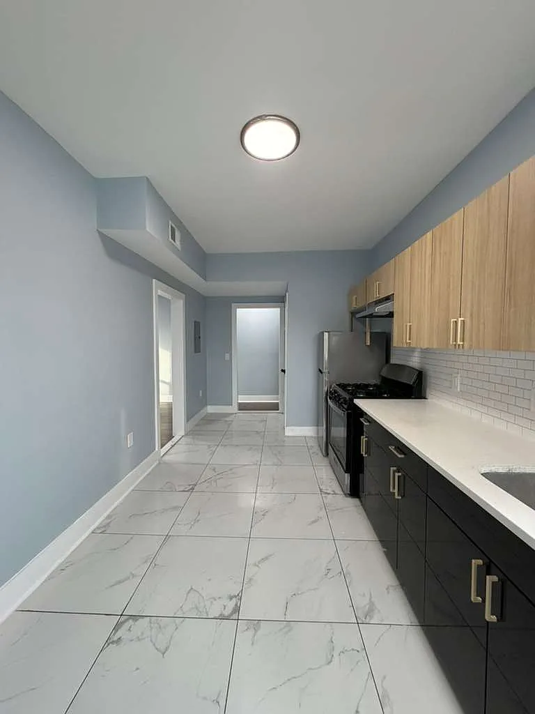 3 bed, $2,250 — Photo 3