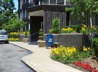 8200 E Jefferson Ave APT 1402, Detroit, MI 48214