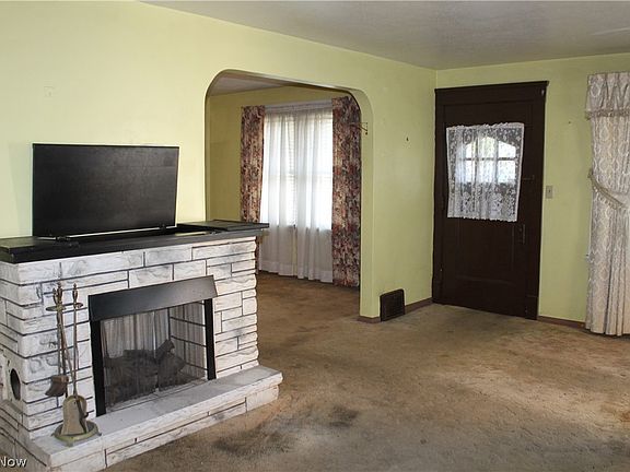 4th image of 2913 Hillcrest Ave