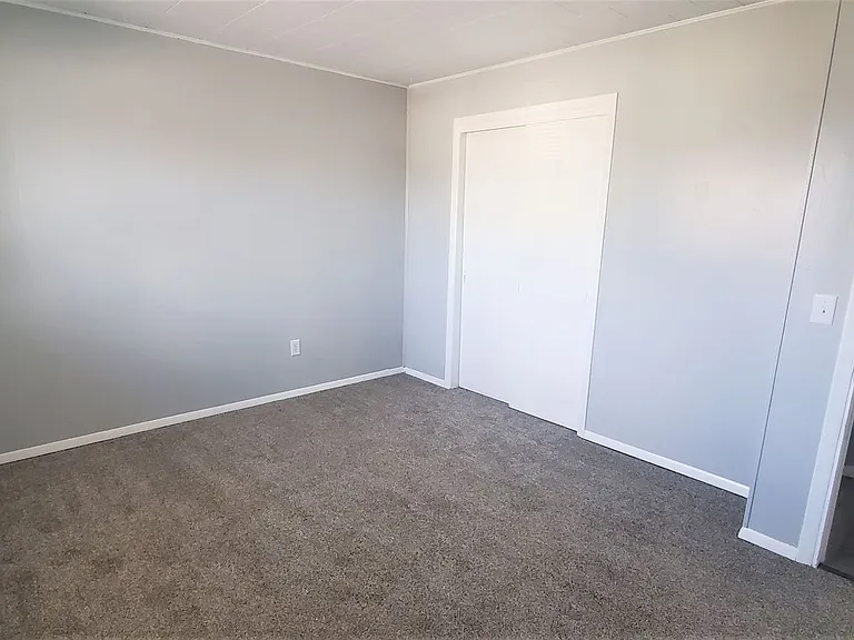 401 S Ross Ave — Photo 5