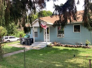 401 W 1st St, Phoenix, OR 97535