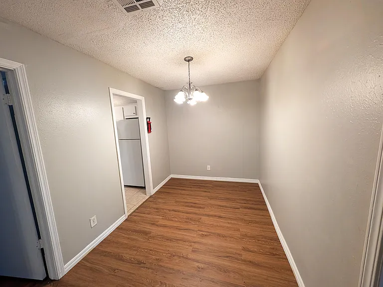 1305 Rebecca Ln — Photo 7