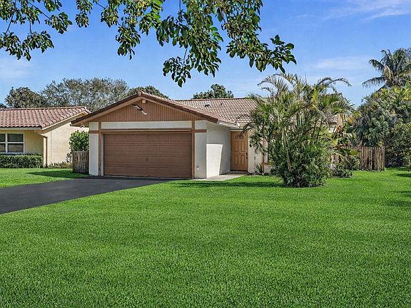 5th image of 895 NW 87th Avenue